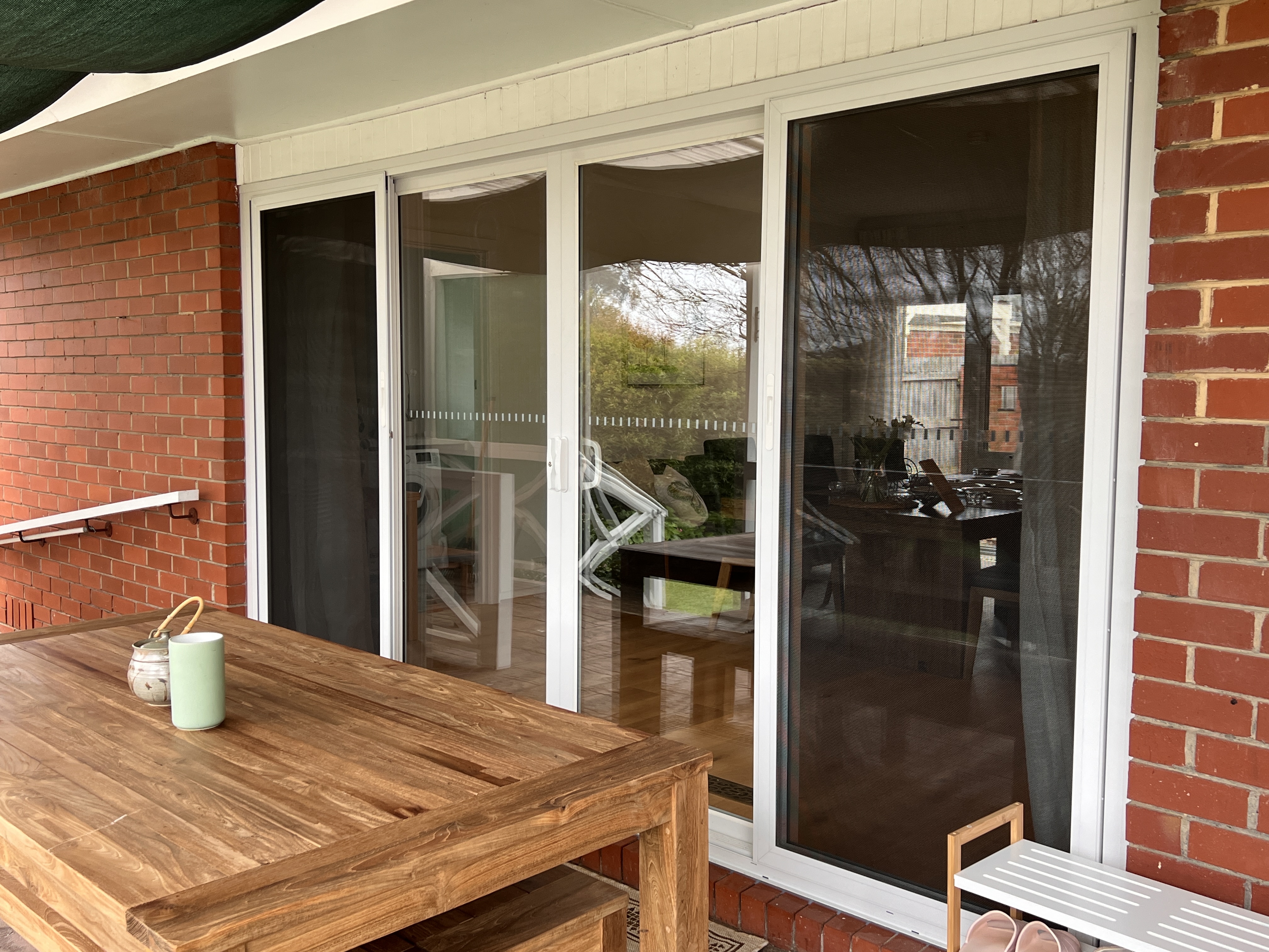 Sliding Door