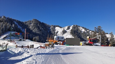 新疆丝绸之路滑雪场艾文小屋