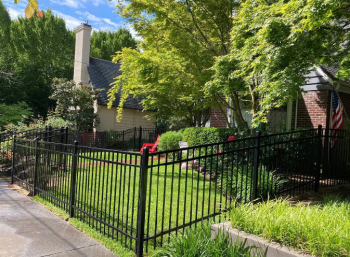 Versatile Aluminum Fence Designed for Maximum Durability and Effortless Style