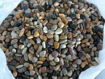 High-Polished Natural Stone Decorative Pebbles Mixed round Cobble and White Stone