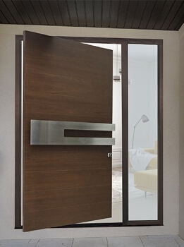 Pivot entrance door