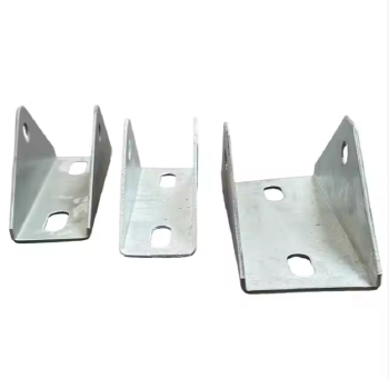 Triangular connectors for photovoltaic brackets