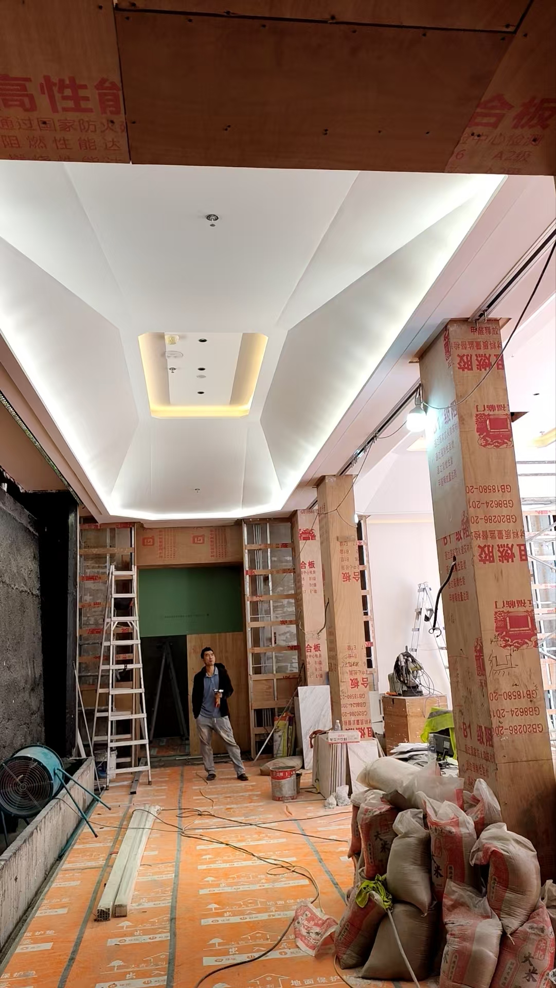 中国·深圳奥斯芬SPA会所(黑金卡店)