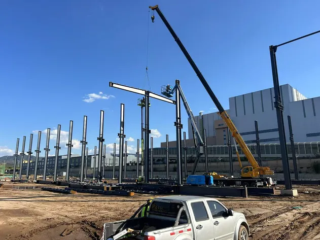 Customized Prefabricated Steel Structure Buildings for Industrial Buildings, Warehouses and Workshops