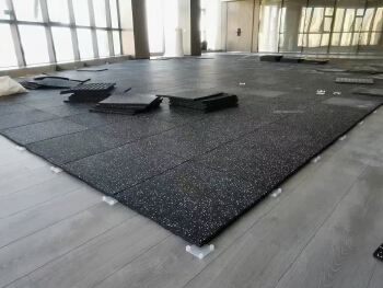 复合彩点地垫