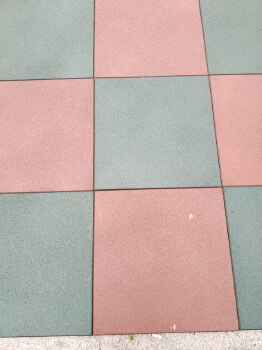 Dyed floor mat 