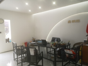 新乡县鑫枫格装饰工程有限公司