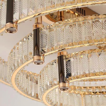 Affordable luxury circular crystal ceiling light—minimalist, modern, and impressive—suitable for living rooms, dining rooms, and master bedrooms.