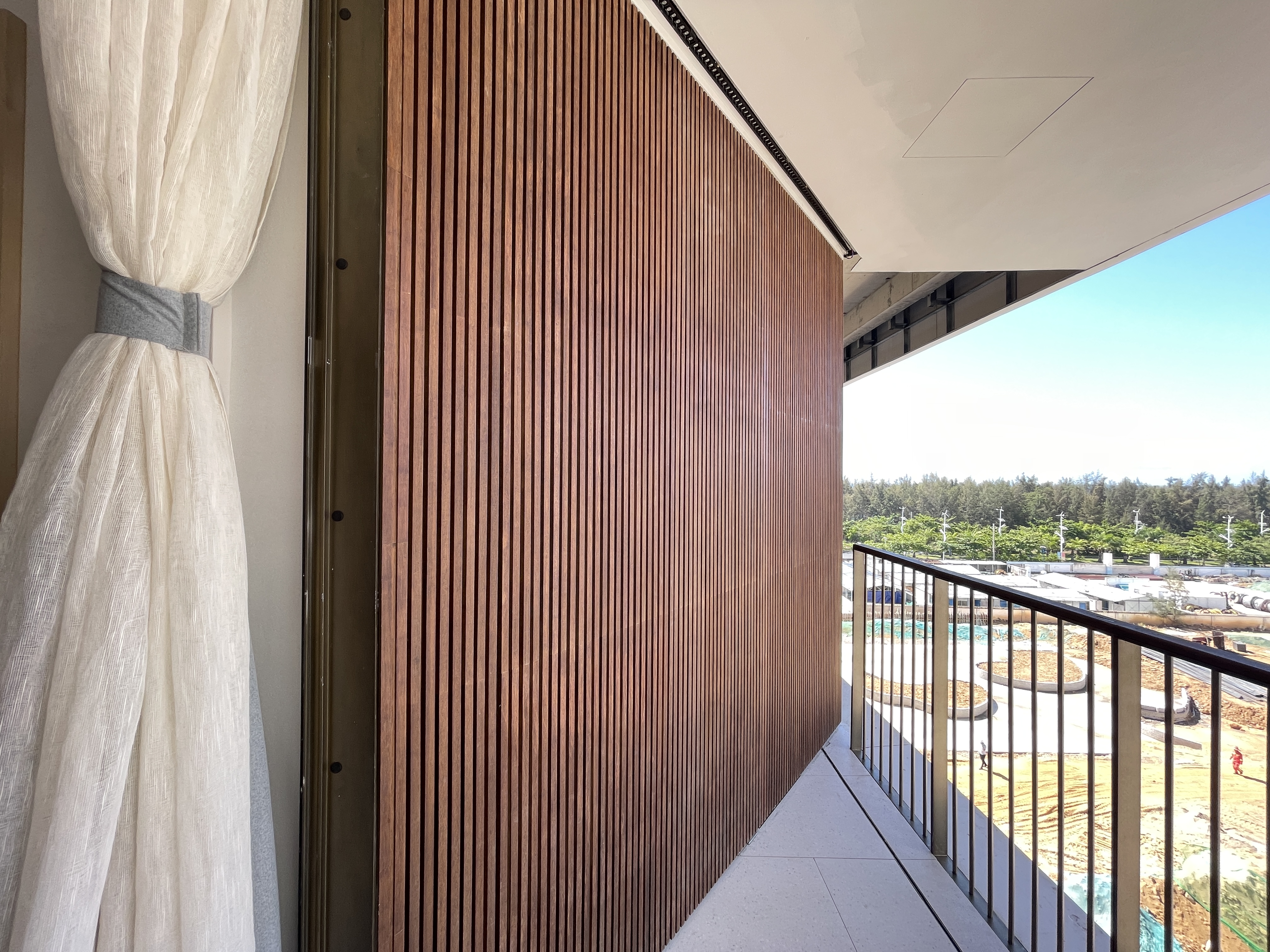 Outdoor Weather‑Resistant Reconstituted Bamboo Grilles