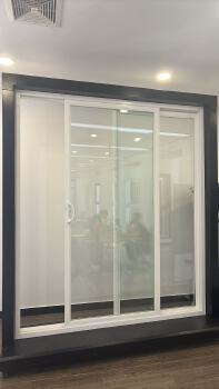 SINGLE SLIDING DOOR